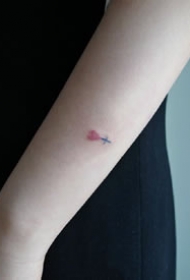 一组超简约彩色小纹身图案