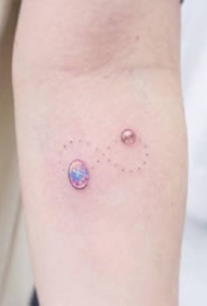 一组可爱彩色的小清新手臂纹身