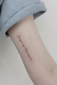 小清新手臂纹身；文字花卉风景
