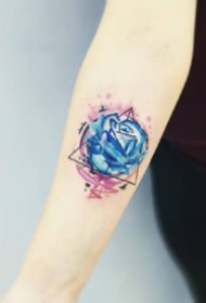 一组颜色艳丽的水彩纹身图案