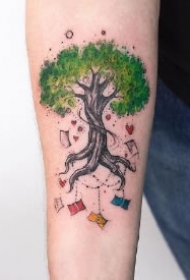彩色树纹身 唯美具有生命力的树纹身图案