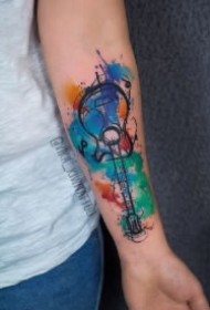 水彩吉他纹身 水彩色的9款小清新吉他纹身图片