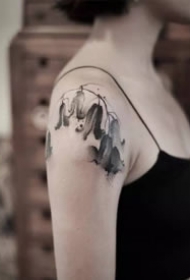 中国风水墨花卉纹身图案欣赏