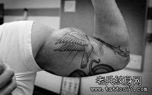 鸽子纹身的意义