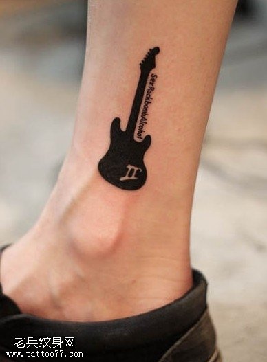 小清新脚部吉它图腾纹身图案