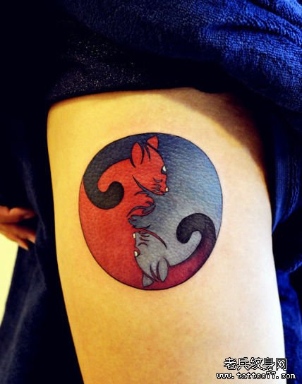 一款八卦形状的图腾老鼠纹身图案