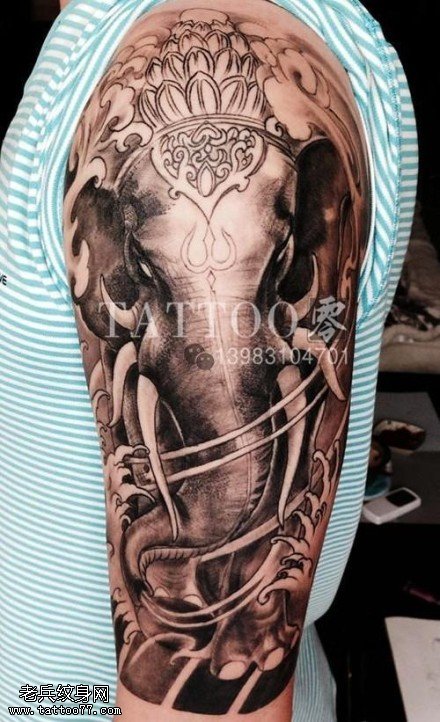 手臂传统象神纹身图案