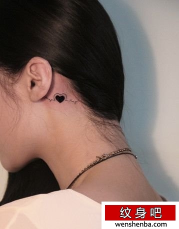 头部爱心与心电图纹身图案