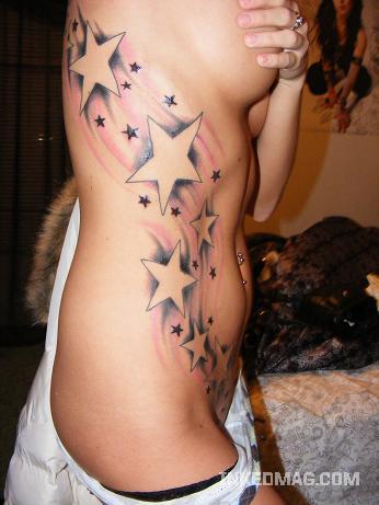 腰部星星纹身图案