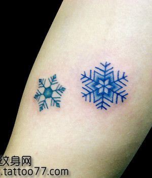 女生喜欢的雪花纹身图案