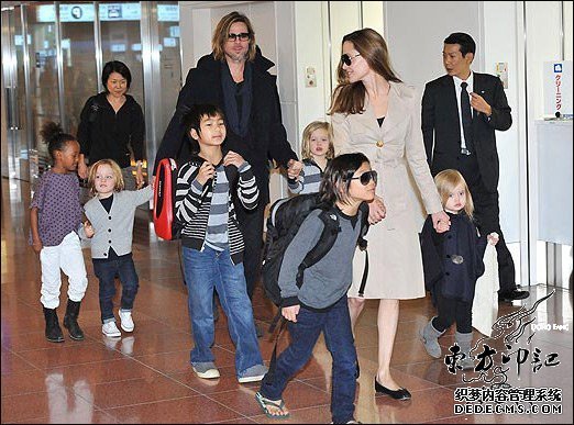 朱莉皮特将大婚 欲纹神秘情侣纹身