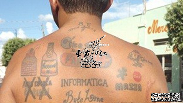 你有他会赚钱吗？巴西男子身纹49个广告纹身