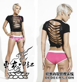 粉红佳人Pink：蝴蝶结纹身 让我更性感