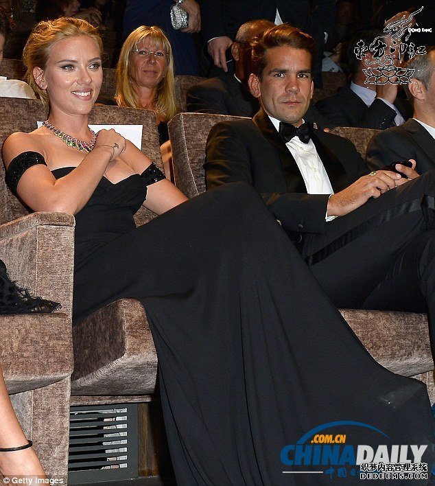 斯嘉丽约翰逊因纹身而遇到好老公