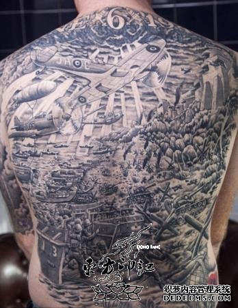 震撼！英国27岁男子纹诺曼底登录纹身