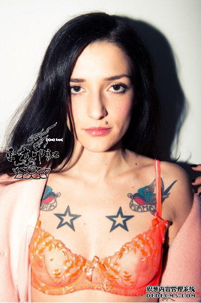 来自意大利的纹身时尚博主Eleonora Carisi