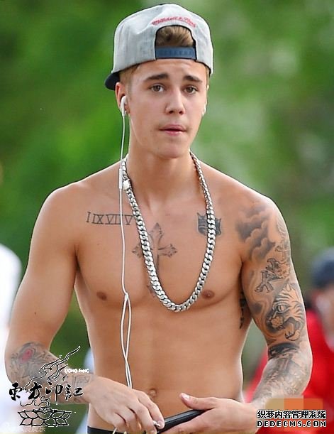 亚伦卡特VS贾斯汀比伯：纹身还是JB的多