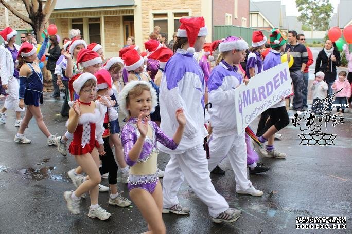 澳洲迎接圣诞新方式:整容去纹身换新颜