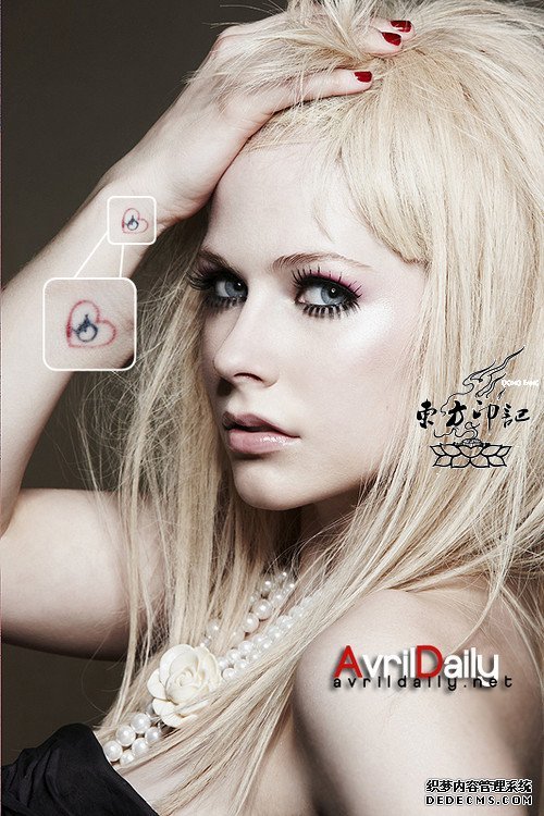 艾薇儿：不同的男友 不一样的纹身