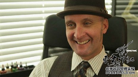 美国3D纹身师用纹身帮助女性重塑乳头