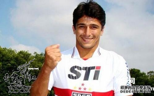 球员阿洛伊西奥唯一一个纹身：“感谢母亲”