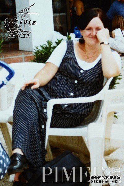 英国女子离婚后疯狂纹身  变身纹身女狂人