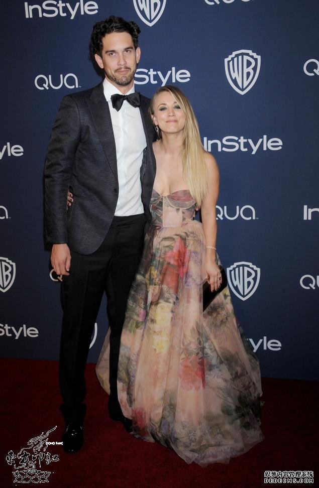 卡蕾-库奥科大婚 未婚夫手臂纹爱妻名字纹身