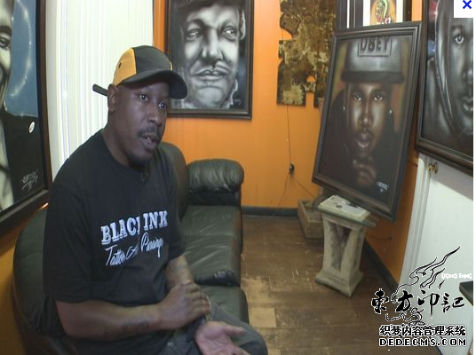 美纹身师为被枪击黑人少年Jordan Davis绘制肖像画