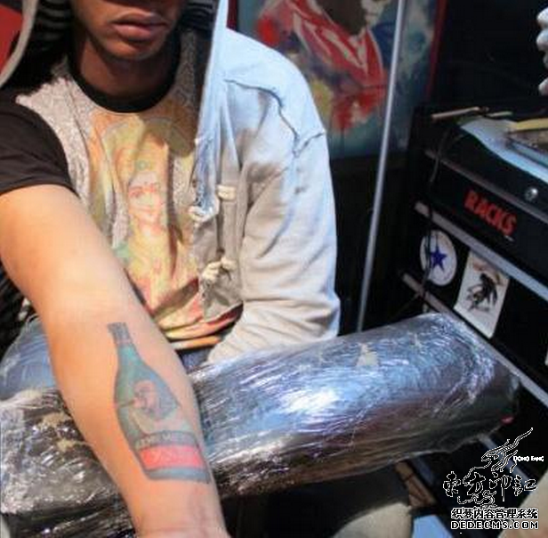 黑人饶舌歌手Remy Ma即将出狱 丈夫Papoose为其纹身