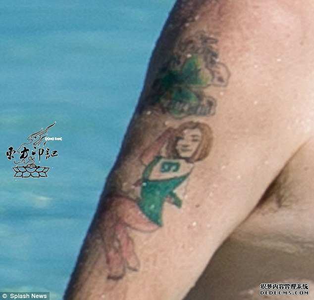 美式橄榄球队教练：再不得分，我就要换纹身啦