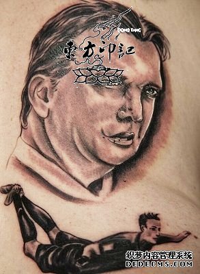 荷兰球迷纹身庆祝世界杯进球