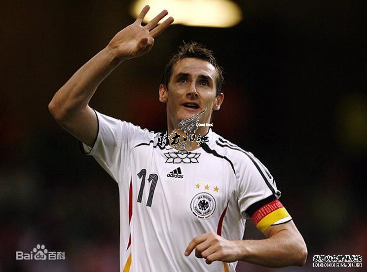 克洛泽成世界杯射手王  曾纹身献给双胞胎儿子