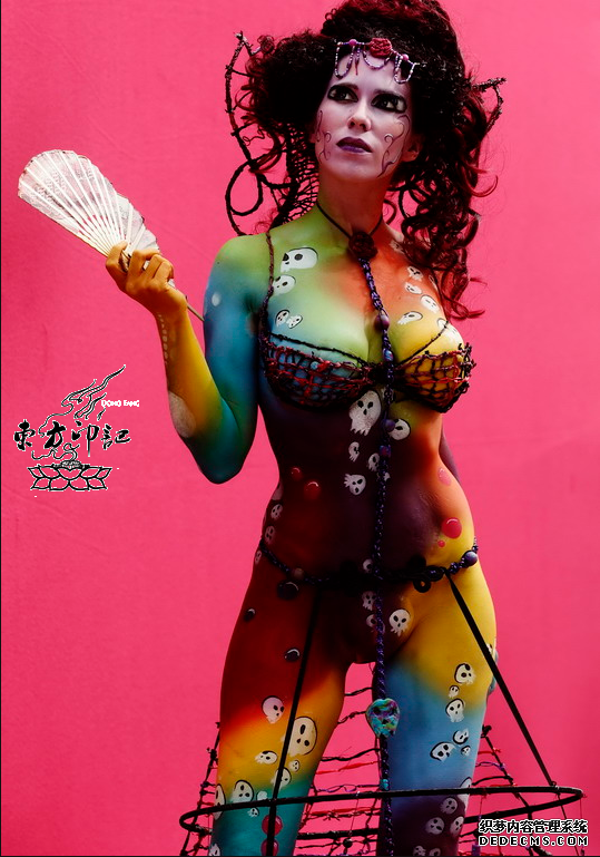 奥地利举办世界人体彩绘纹身节