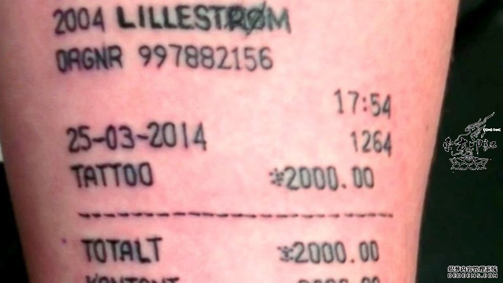 那个纹麦当劳纹身的小男孩又纹身了！