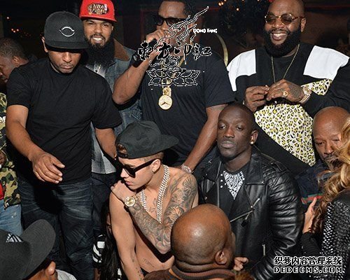 是不是很写实？反正说纹身的是！