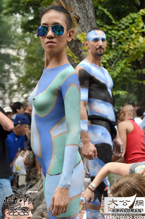 裸模+人体彩绘纹身=艺术还是恶俗？