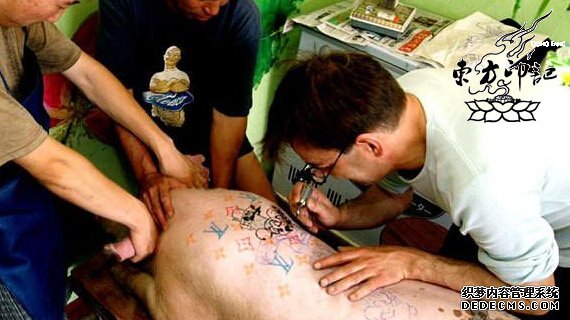 百万高价猪皮纹身 有人批评有人捧