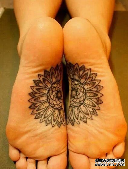 最好的纹身说说脚心纹身图案和注意事项