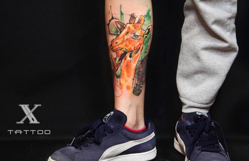 长脖子鹿纹身图片_成品腿部欧美动物纹身图案