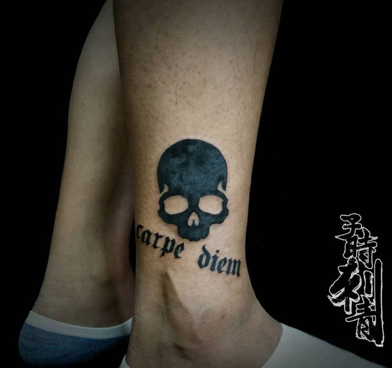 遮盖纹身图片_腿部图腾纹身图案