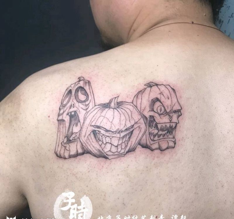 邪恶南瓜纹身图片_肩部欧美几何原创成品纹身图案