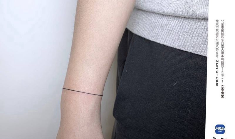 无标题纹身图片_手臂直线英文纹身图案