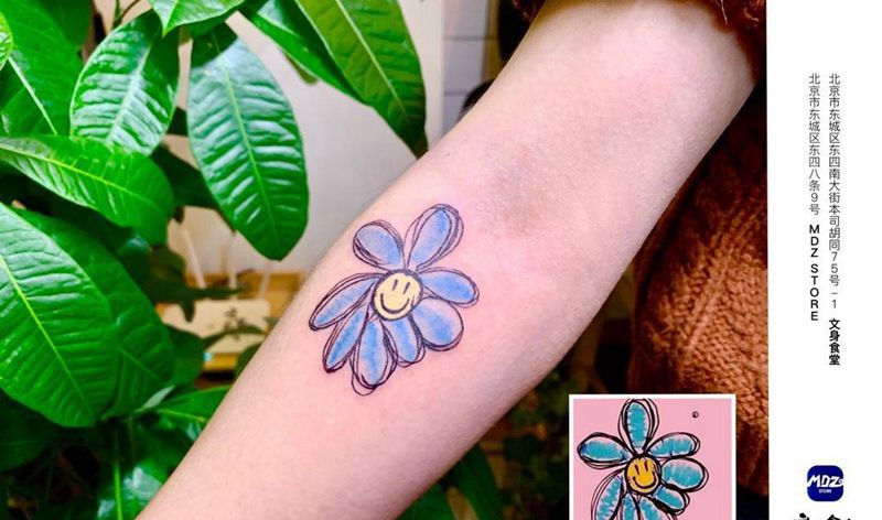 花纹身图片_手臂New School纹身图案