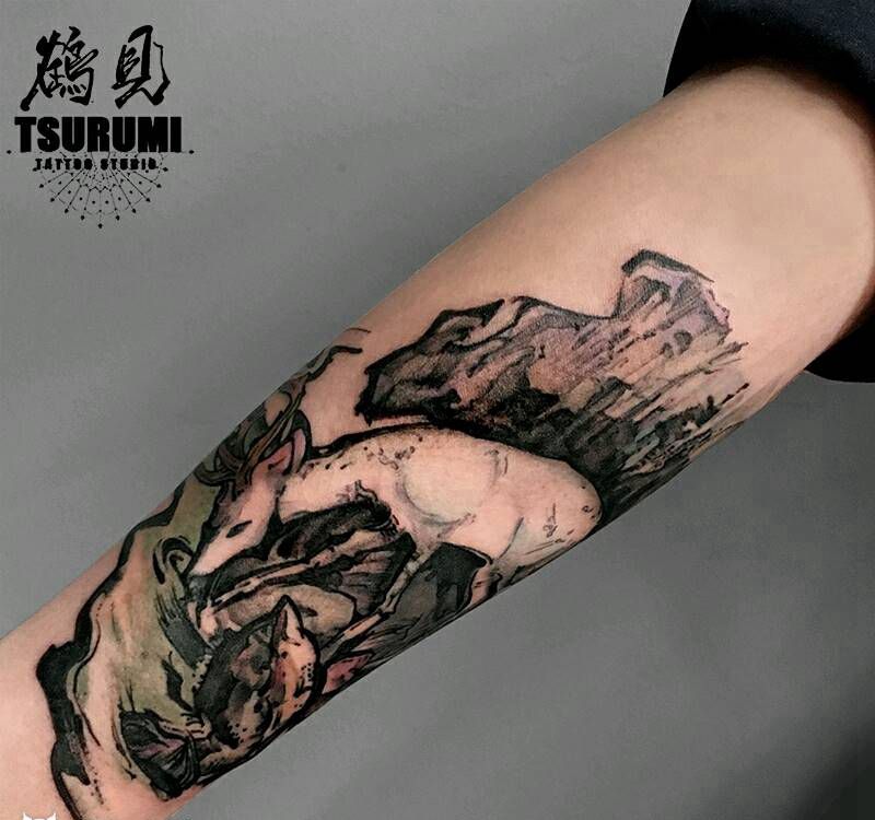 鹤见原创私人定制刺青【鹿饮】纹身图片_手臂习俗清新国画动物原创成品纹身图案