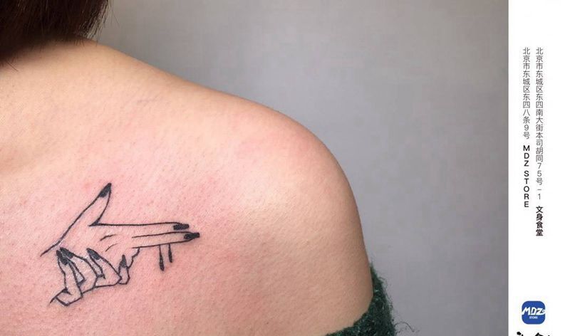 无标题纹身图片_肩部简笔画纹身图案