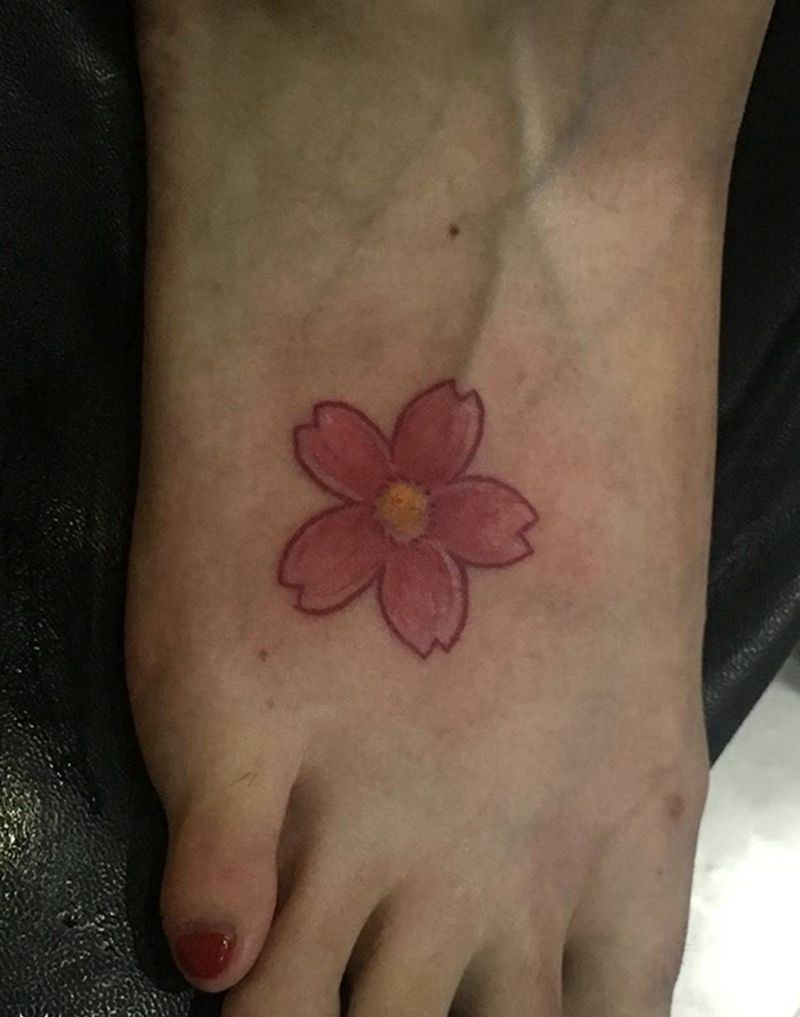 樱花纹身图片_成品腿部清新原创纹身图案