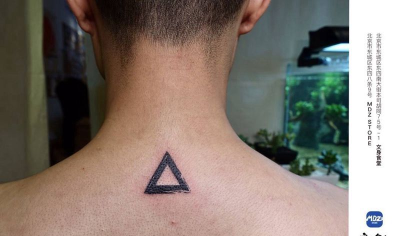 无标题纹身图片_颈部图腾纹身图案