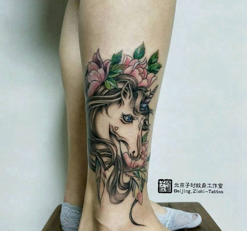 独角兽纹身图片_腿部欧美写实纹身图案