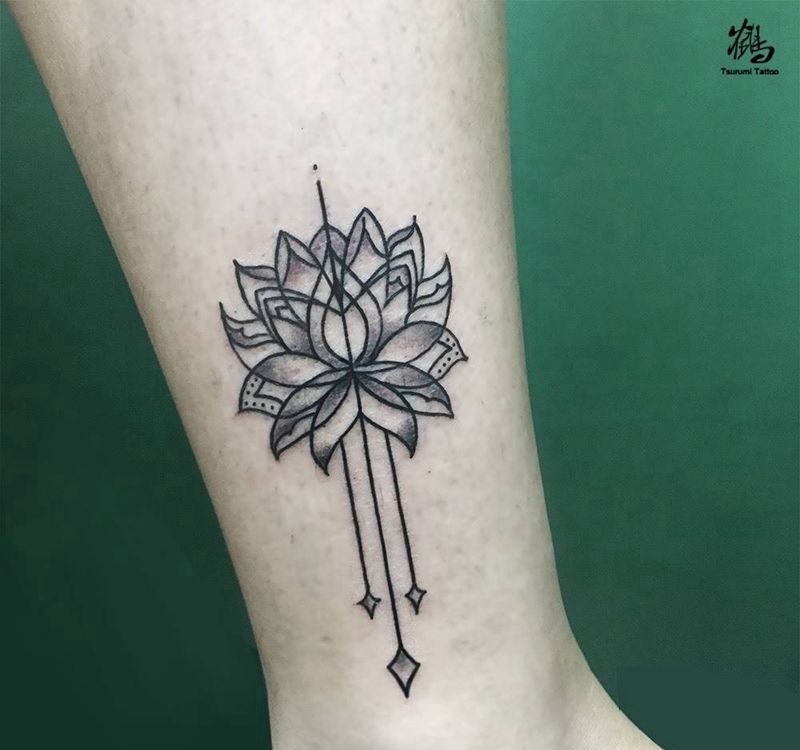 小图图纹身图片_成品脚部清新几何纹身图案