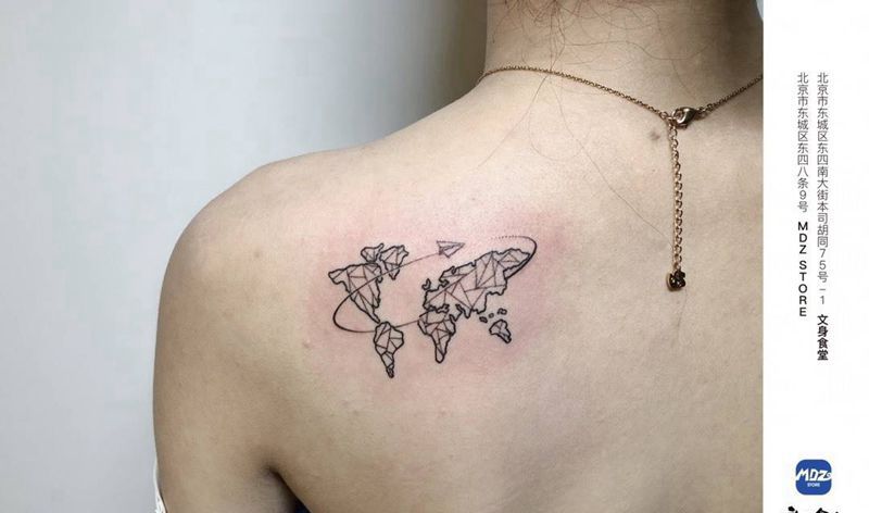 版图纹身图片_肩部纹身图案